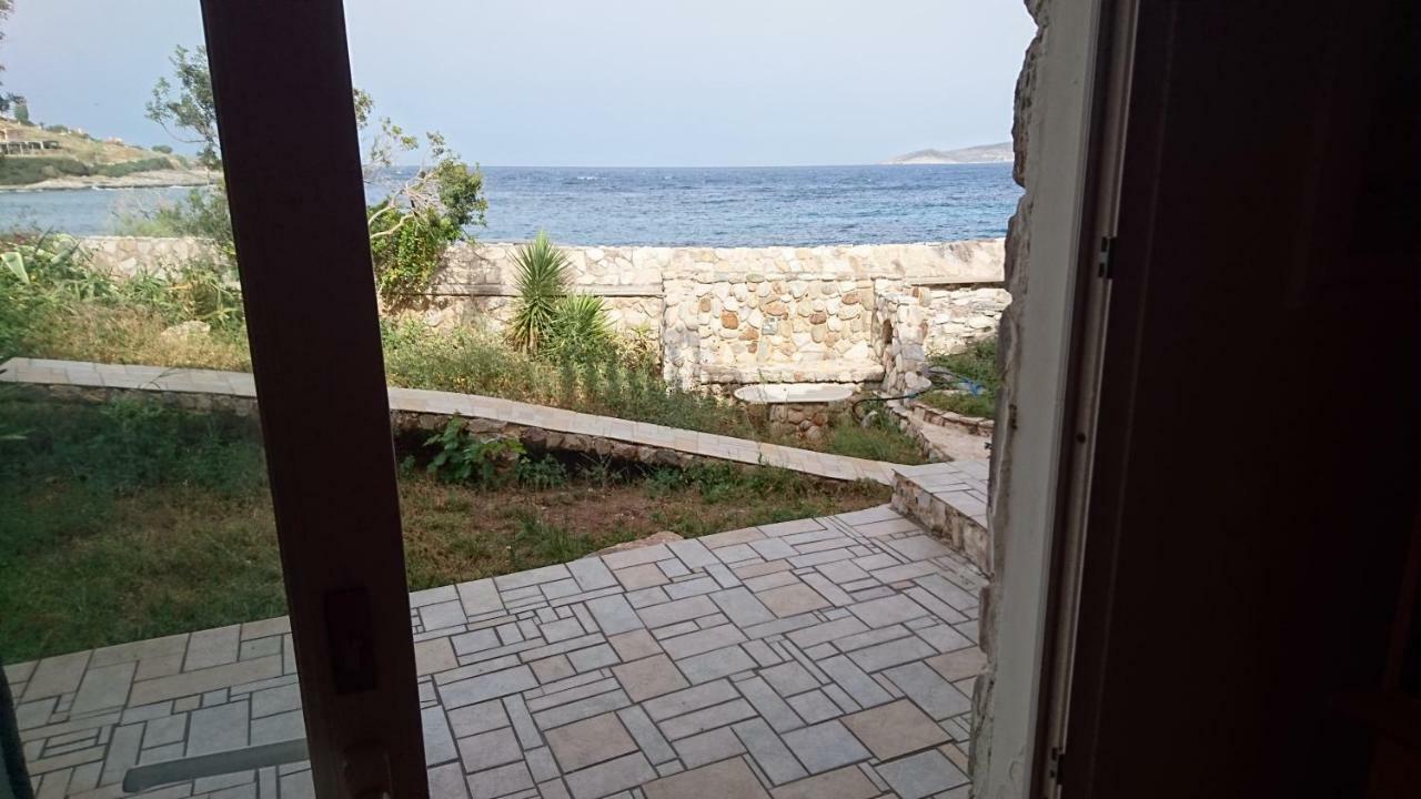 Το πετρινο Βίλα Αγία Μαρίνα Μικρολίμανου Εξωτερικό φωτογραφία